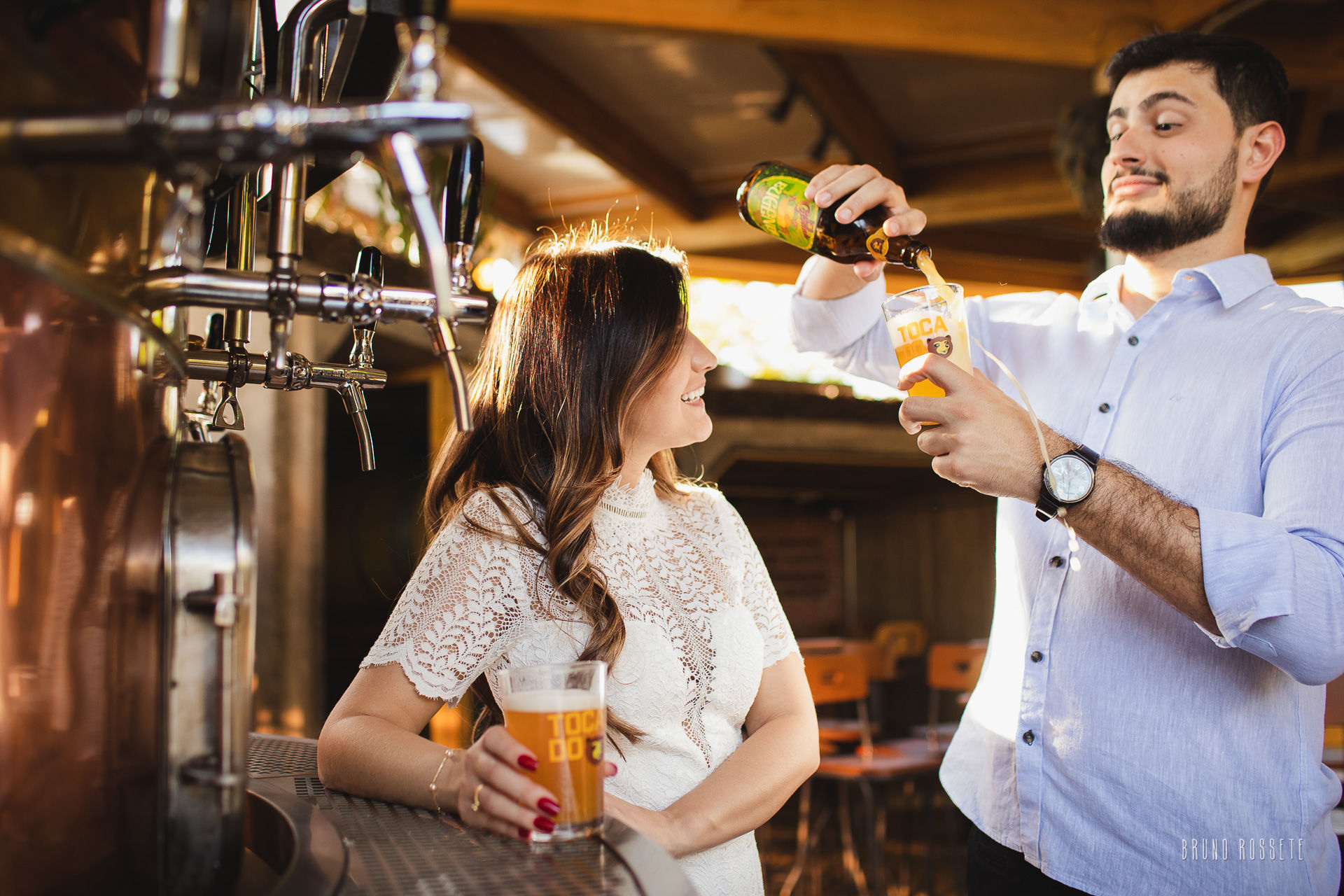 Ensaio pré casamento Nath e Diego Cervejaria Colorado Toca do Urso Fotógrafo Casamento Rio