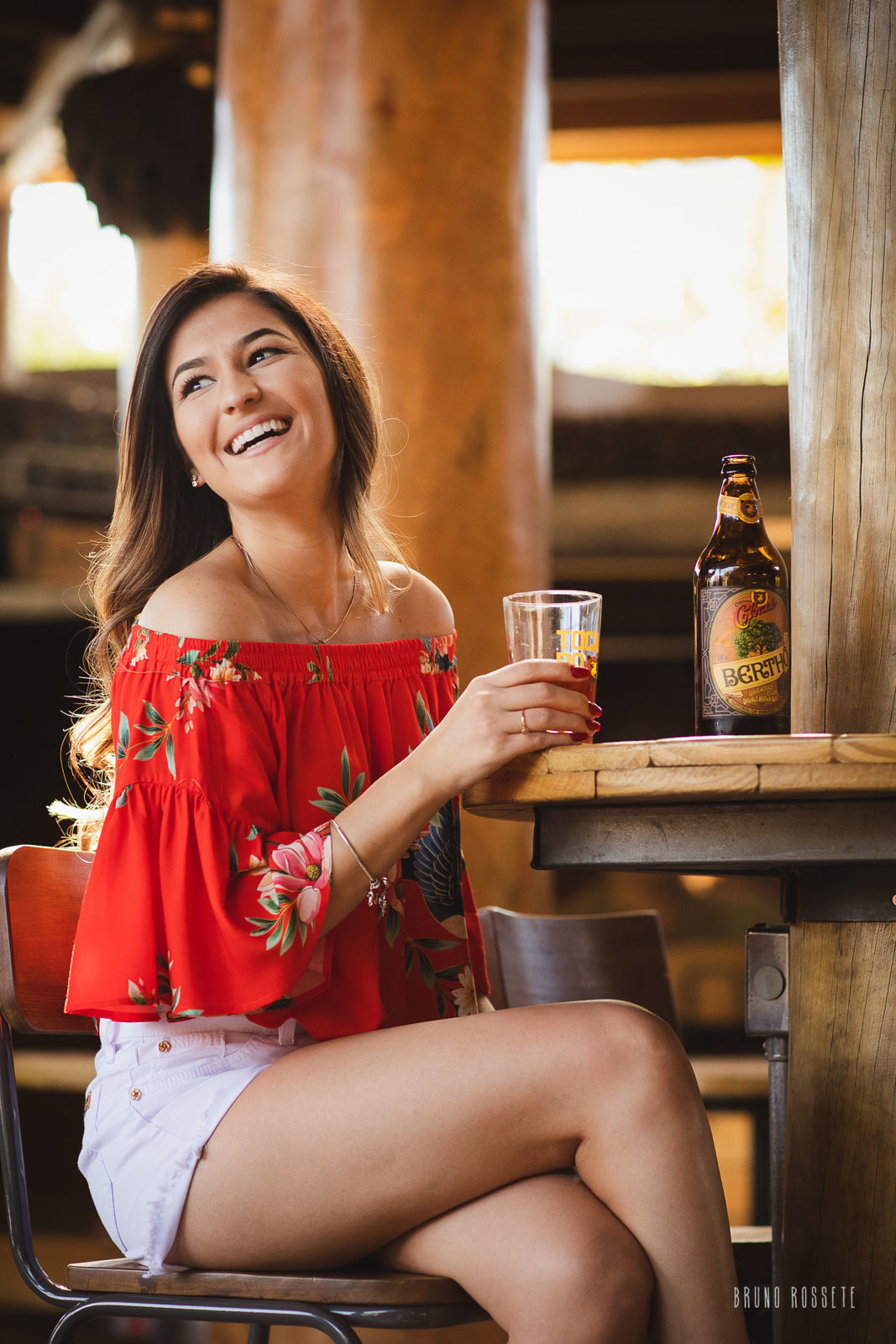 Foto Ensaio pré-casamento Nath e Diego - Cervejaria Colorado Toca do Urso - Imagem 4